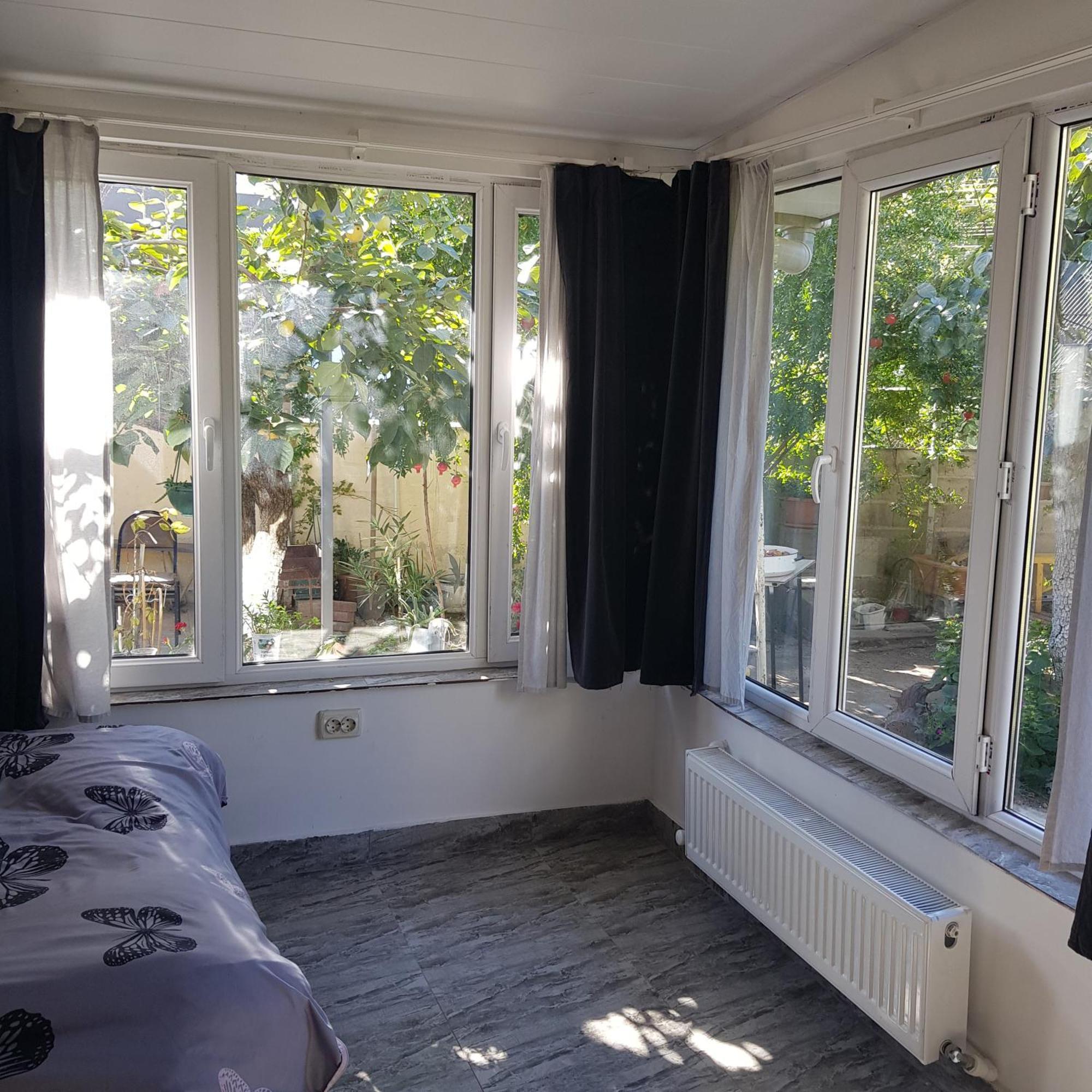 Домик У Куры Hotel Tbiliszi Kültér fotó